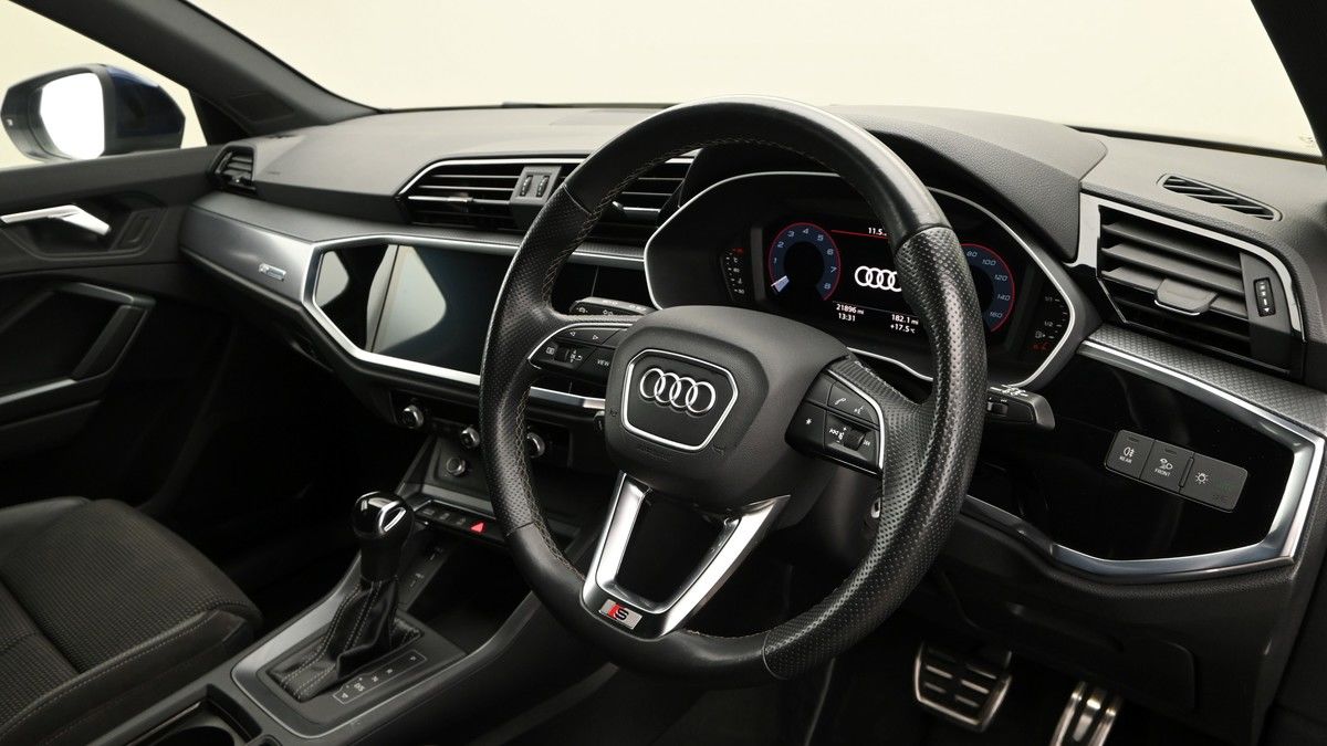 Audi Q3 Image 3