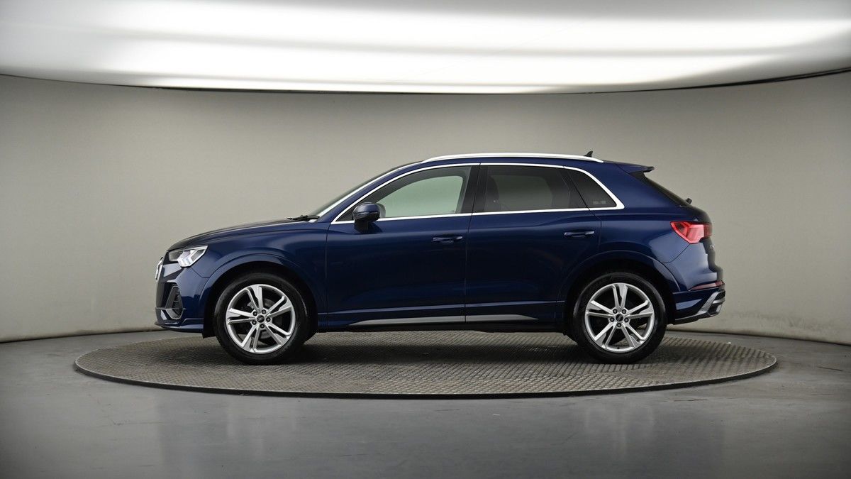 Audi Q3 Image 19